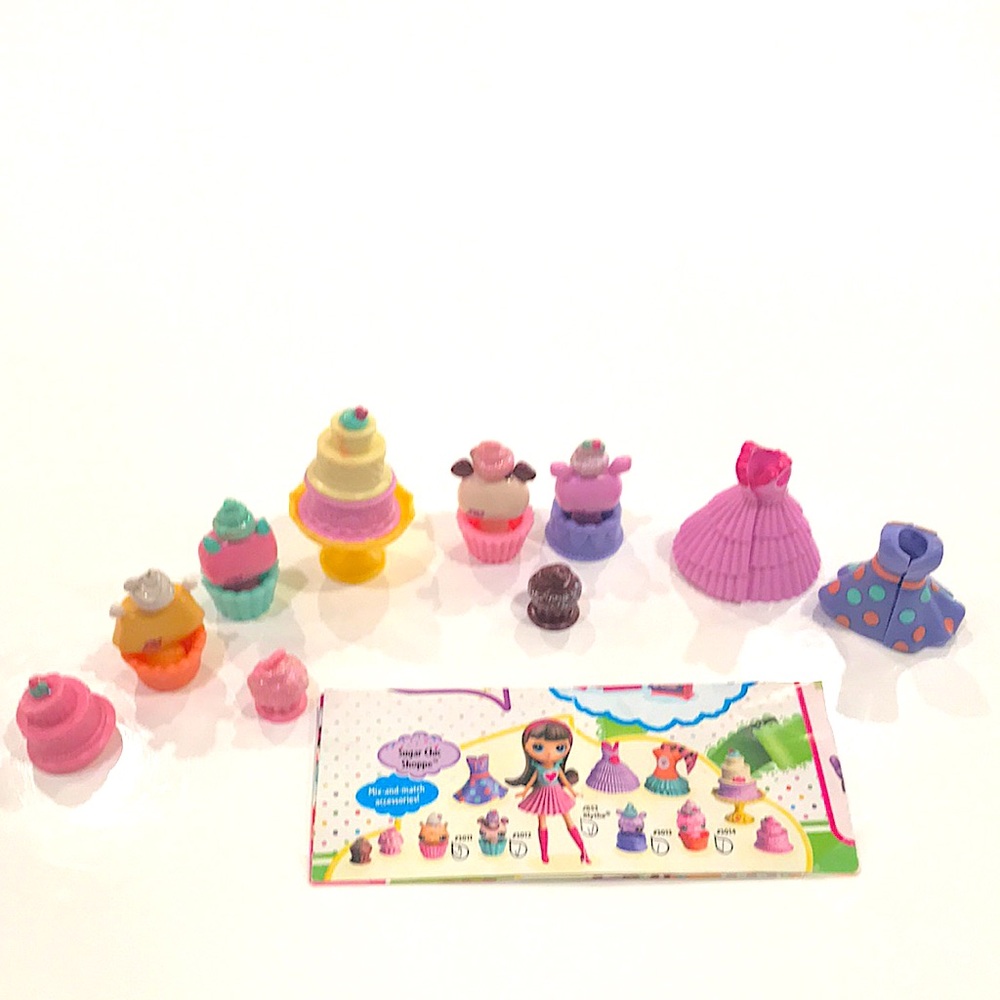 Littlest PetShop Sugar Chic Shoppe with Blythe Doll & Mix-Match Accessories